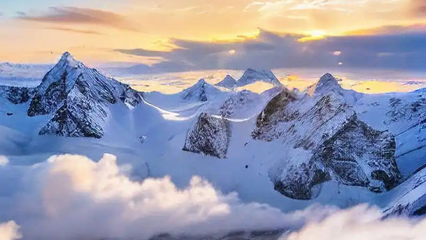 梦里雪山-关于经典散文的朗诵经典篇目