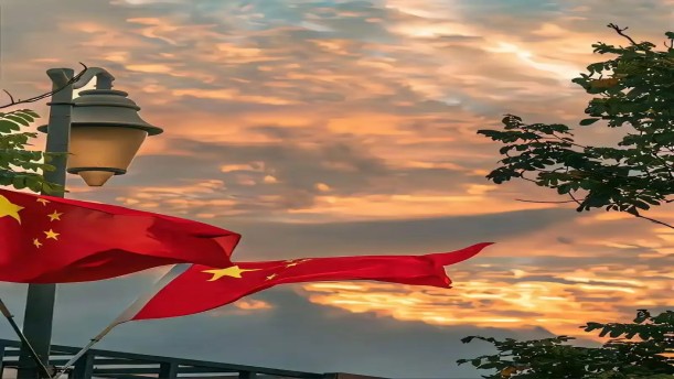 赤子心·中华魂:在国旗下读懂不屈的信仰——关于经典散文的朗诵经典篇目